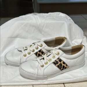 Lilly Pulitzer White Sneakers with Leopard Detail. Very good condition!